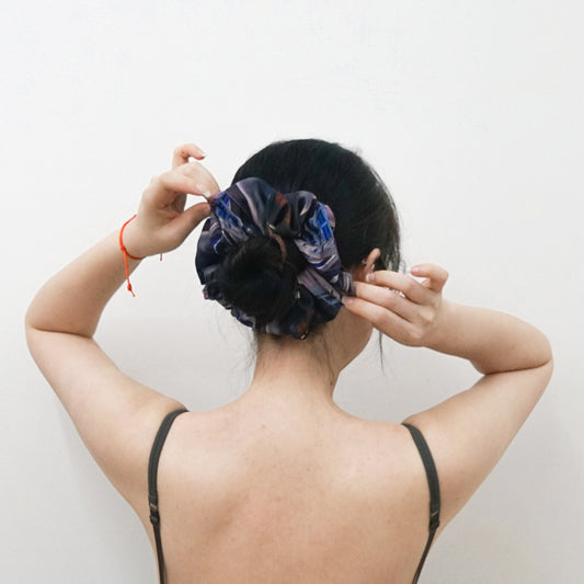 Invisibilis Moveré Premium silk scrunchie - Size Medium - Made in Hong Kong - 真絲髮圈 - 香港製造