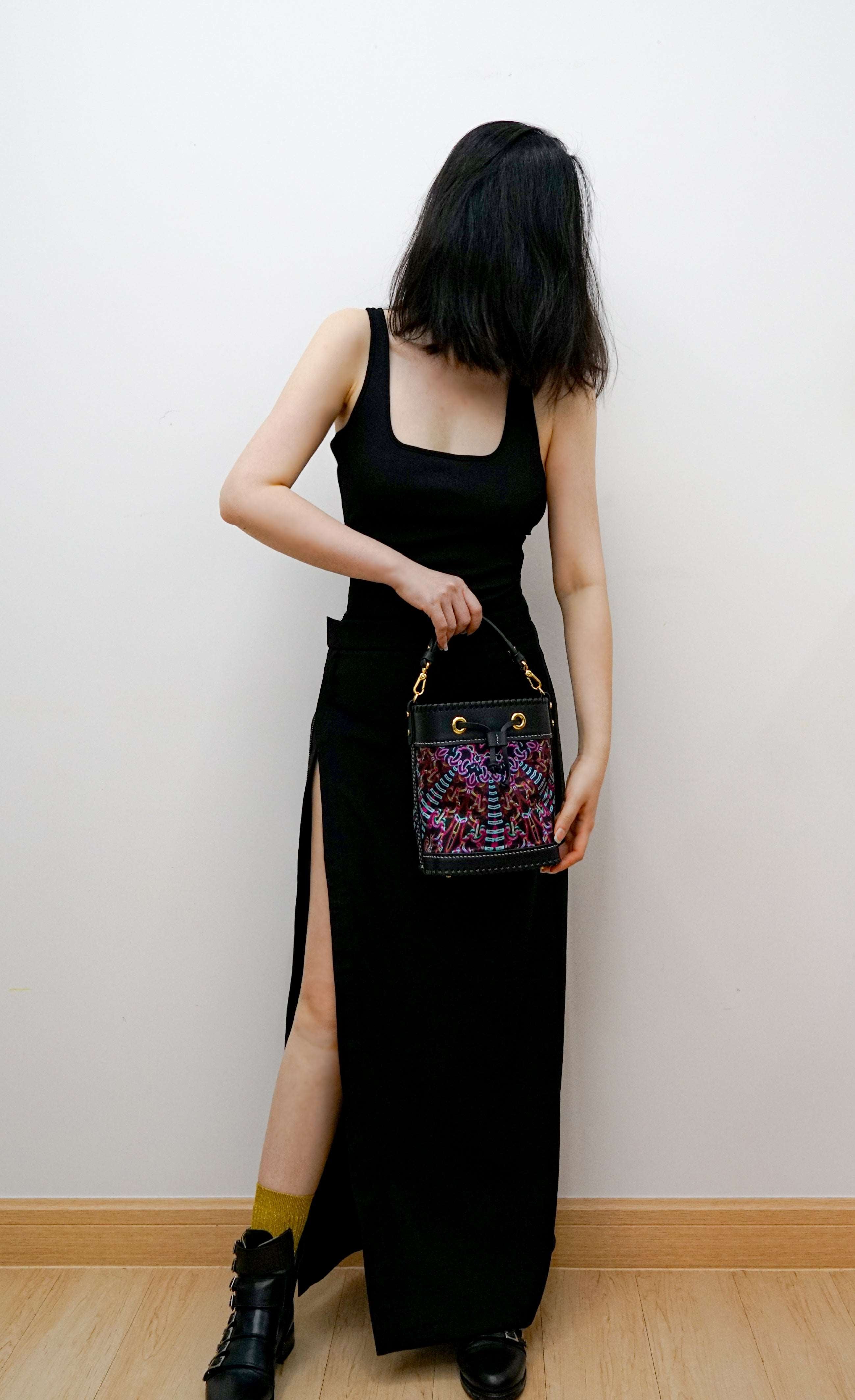 限量款:真絲水桶包 Silk-Leather Bucket Bag