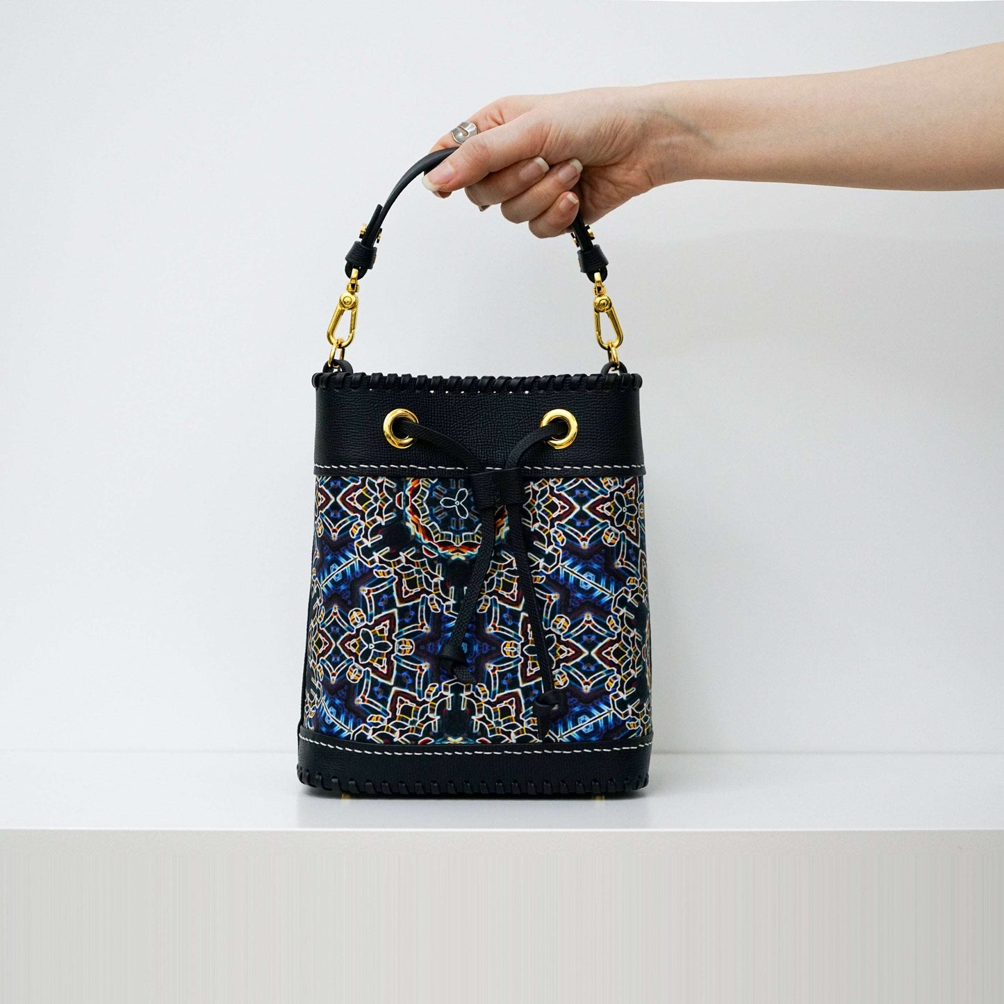限量款:真絲水桶包 Silk-Leather Bucket Bag ( Pre-order only)